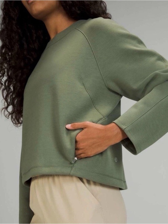lululemon athletica Tops - Lululemon AirWrap Modal Crew Green Twill Crew Neck Sweatshirt Size 2 EUC